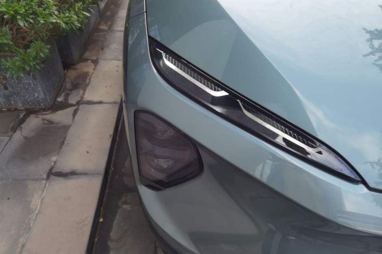Used Nio ES7 2022 100kWh First Edition Right Front Headlight