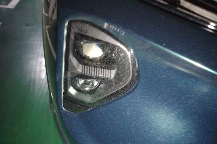 Used Nio ES7 2022 75 kWh Right Front Headlight