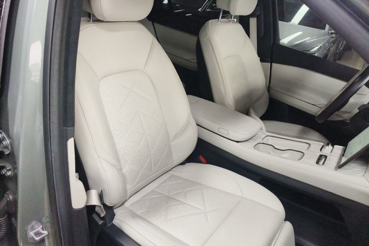 Used Nio ES7 2022 100 kWh Right Front Seat