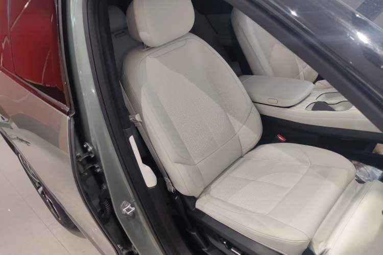 Used Nio ES7 2022 75 kWh Right Front Seat