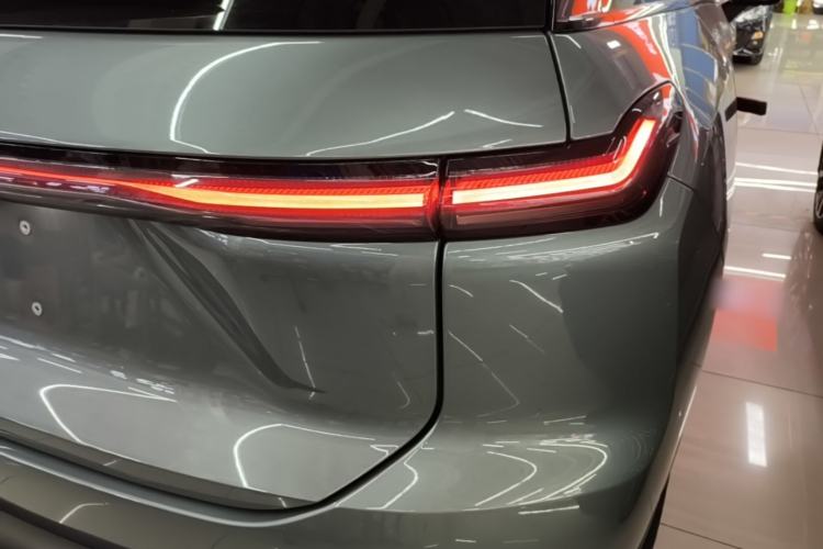 Used Nio ES7 2022 75 kWh Right Rear Taillight