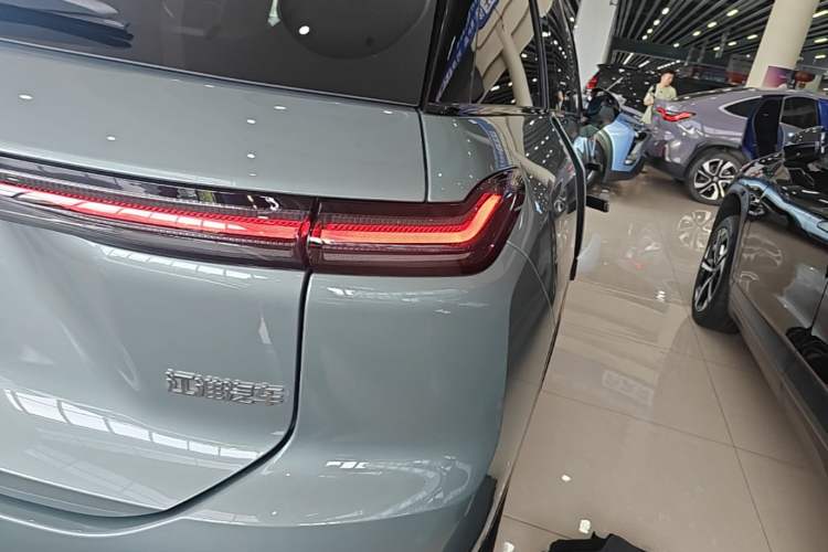 Used Nio ES7 2022 75 kWh Right Rear Taillight