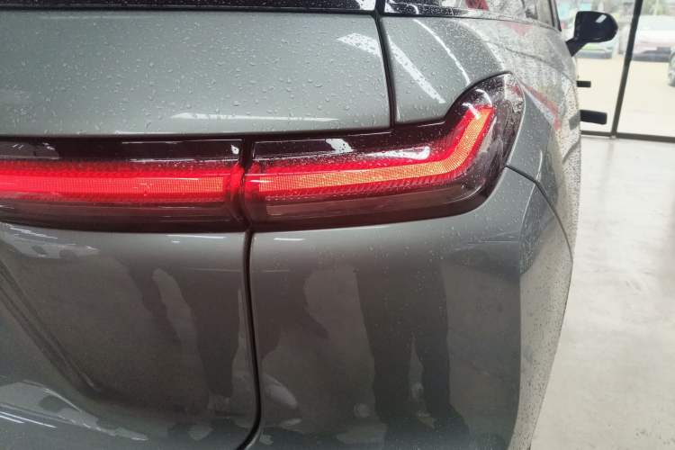 Used Nio ES7 2022 100 kWh Right Rear Taillight