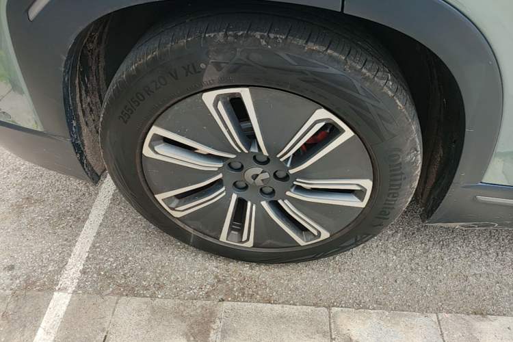 Used Nio ES7 2022 75 kWh Right Rear Wheel Hub