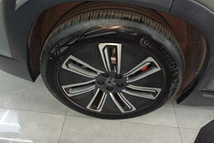 Used Nio ES7 2022 75 kWh Right Rear Wheel Hub