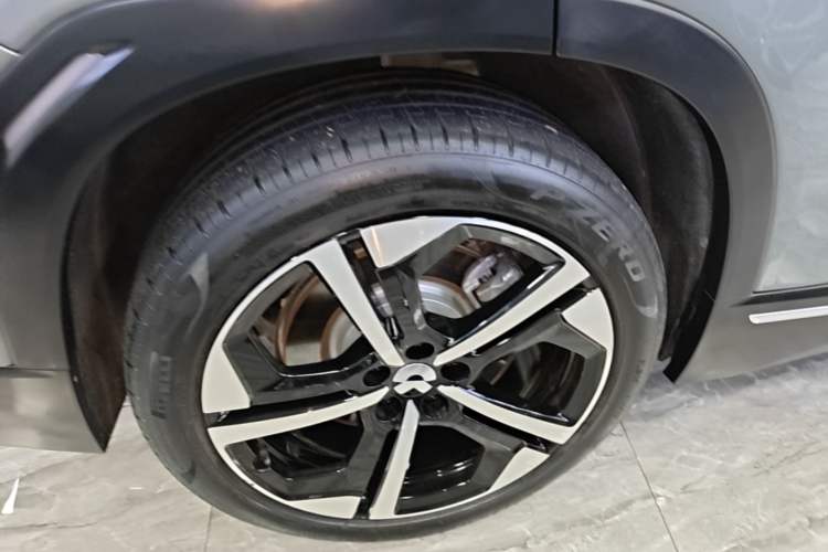 Used Nio ES7 2022 75 kWh Right Rear Wheel Hub