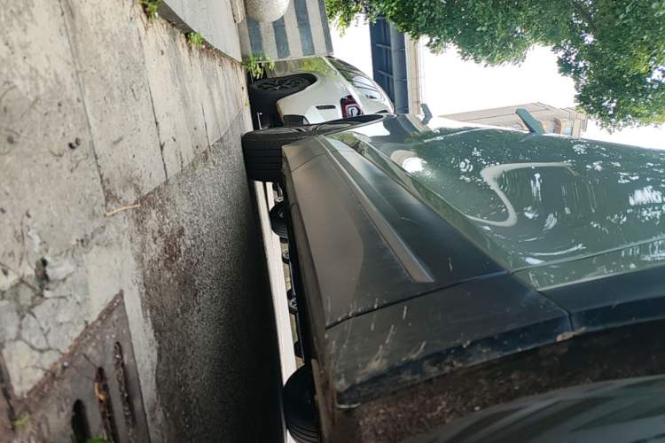 Used Nio ES7 2022 75 kWh Right Side Sill