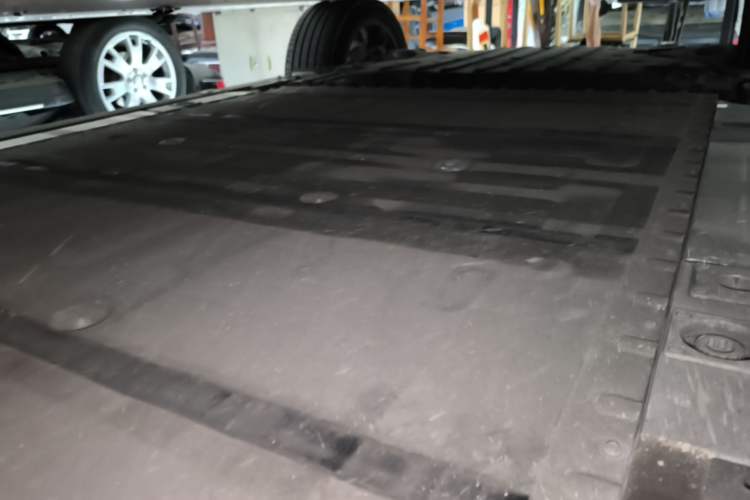 Used Nio ES7 2022 75 kWh Right Side Sill