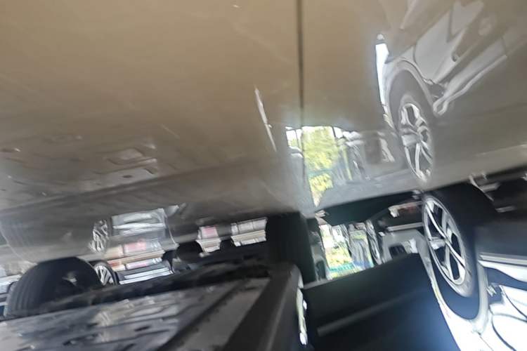 Used Nio ES7 2022 75 kWh Right Side Sill