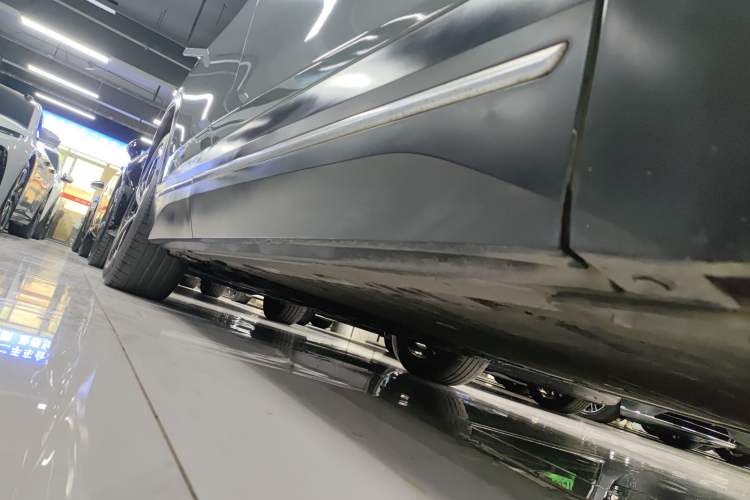 Used Nio ES7 2022 100kWh First Edition Right Side Sill