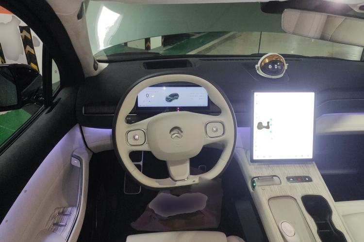 Used Nio ES7 2022 75 kWh Steering Wheel