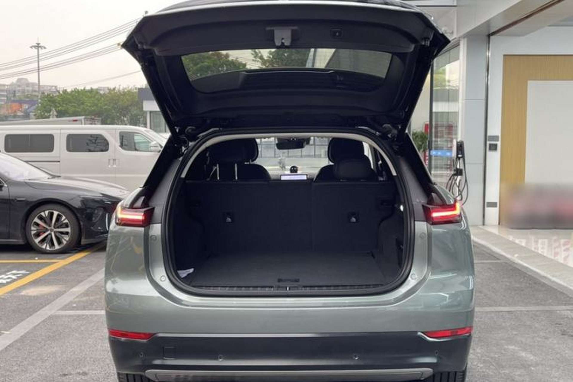 Used Nio ES7 2022 100 kWh Trunk