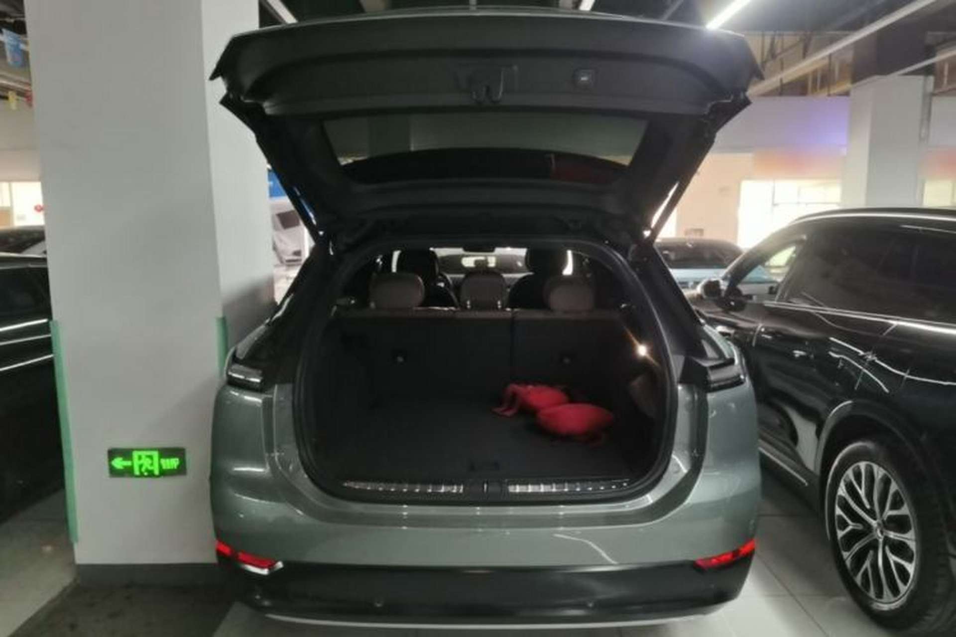 Used Nio ES7 2022 75 kWh Trunk