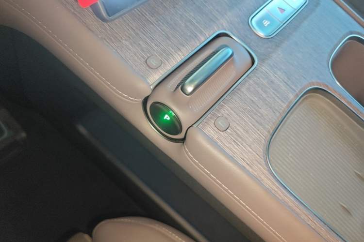 Used Nio ES7 2022 100kWh First Edition Gear Lever
