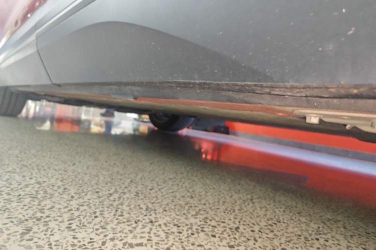 Used Nio ES7 2022 100kWh First Edition Left Side Sill
