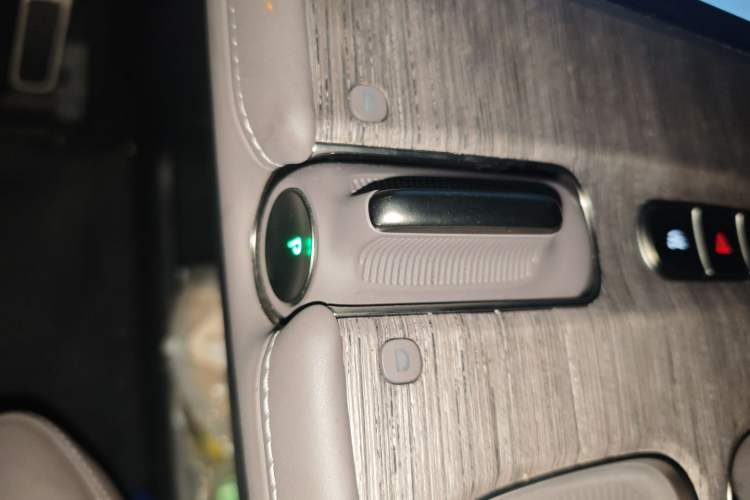 Used Nio ES7 2022 100 kWh Gear Lever