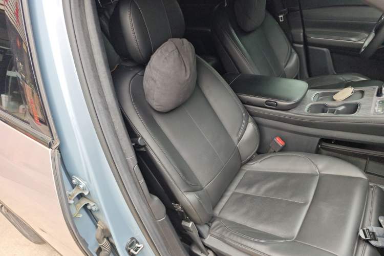 Used Nio ES7 2022 75 kWh Right Front Seat