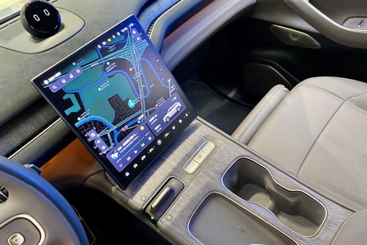 Used Nio ES7 2022 75 kWh Audio And AC Panel