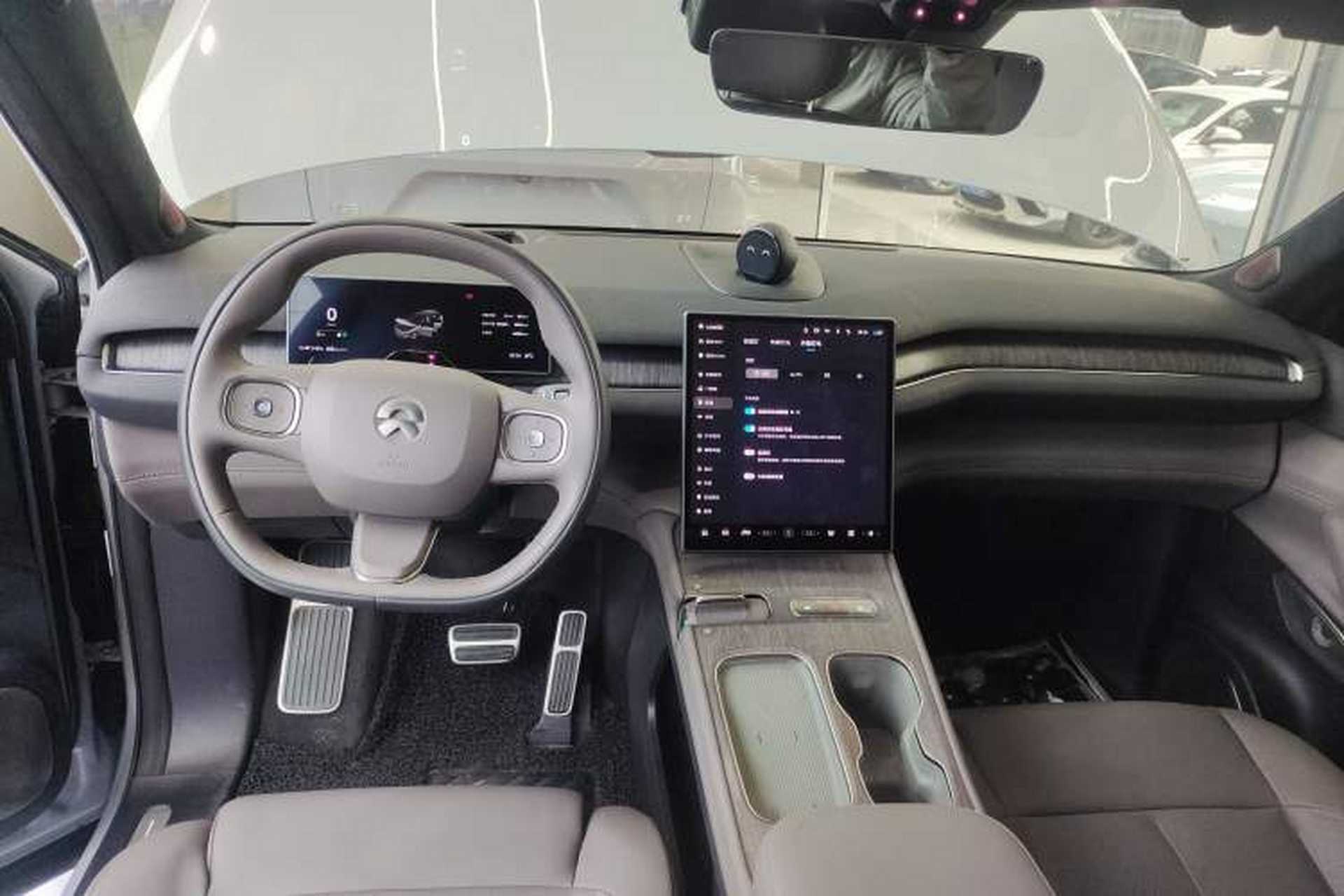 Used Nio ES7 2022 100 kWh Center Console