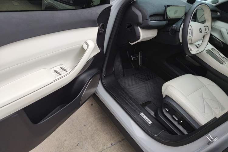 Used Nio ES7 2022 100kWh First Edition Driver Seat