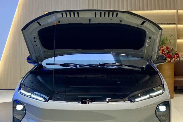 Used Nio ES7 2022 75 kWh Engine Bay