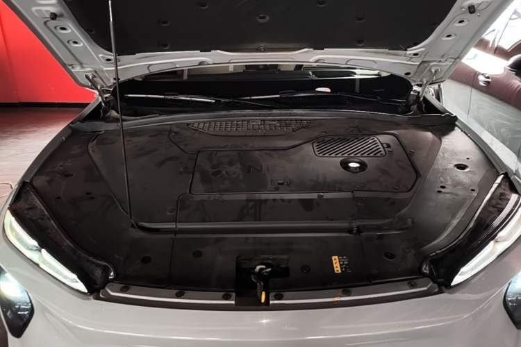 Used Nio ES7 2022 75 kWh Engine Bay
