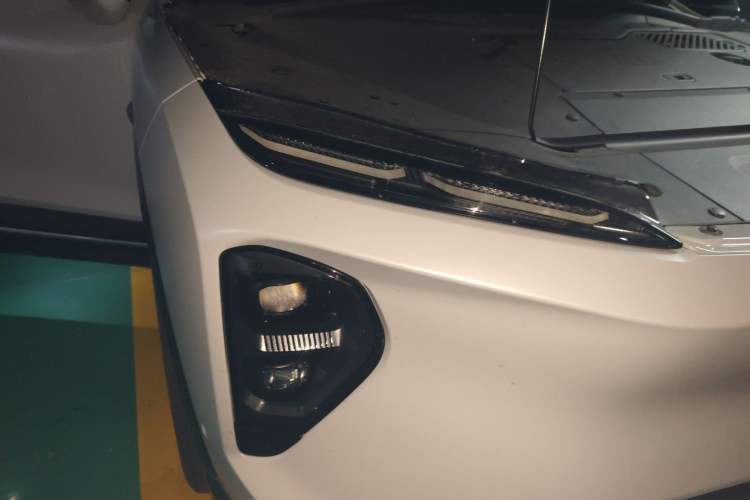 Used Nio ES7 2022 75 kWh Exterior 6