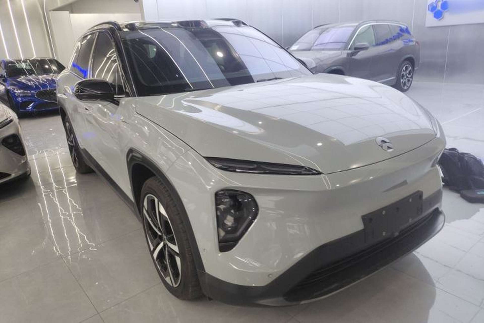 Used Nio ES7 2022 100 kWh Front Right 45 Deg