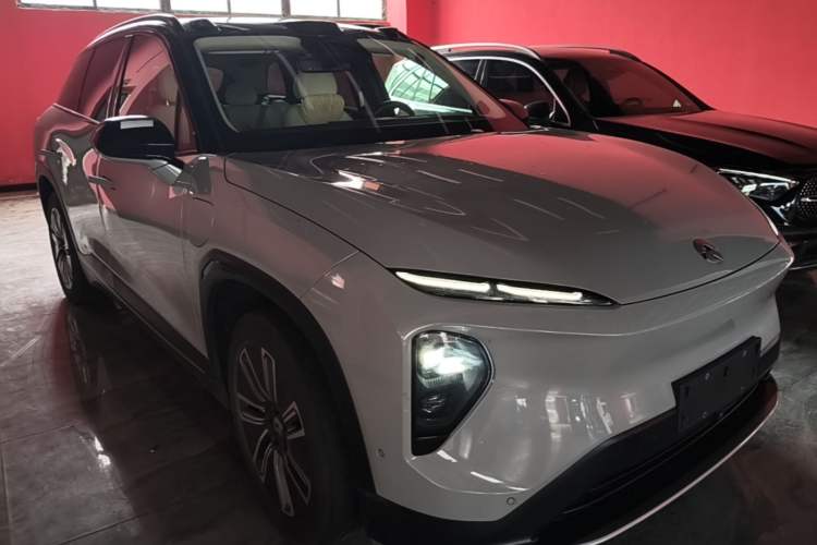 Used Nio ES7 2022 75 kWh Front Right 45 Deg