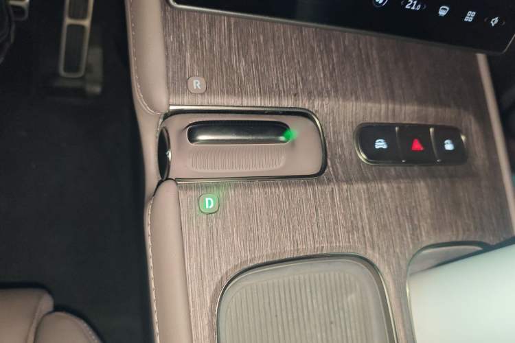 Used Nio ES7 2022 75 kWh Gear Lever
