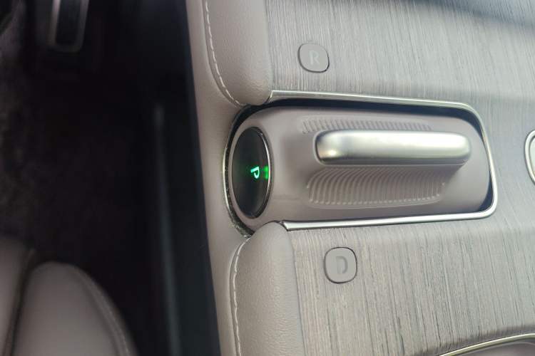 Used Nio ES7 2022 75 kWh Gear Lever