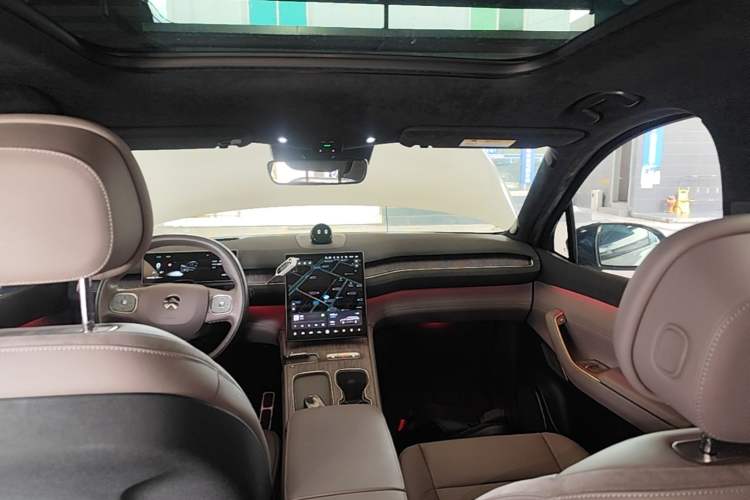Used Nio ES7 2022 75 kWh Headliner