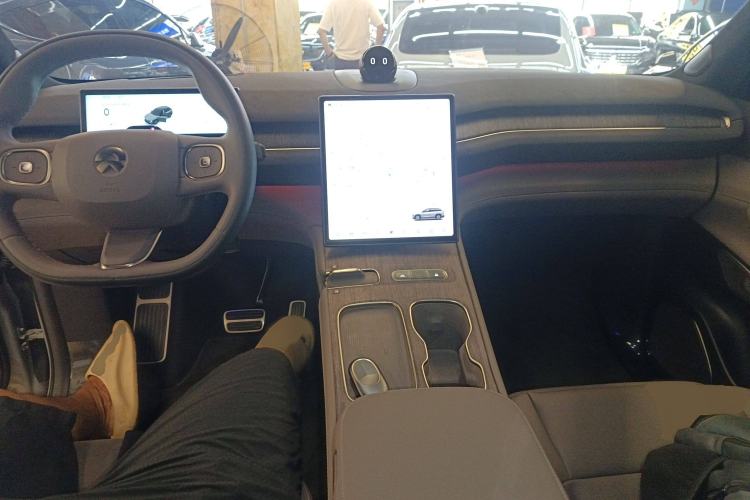 Used Nio ES7 2022 75 kWh Interior 2