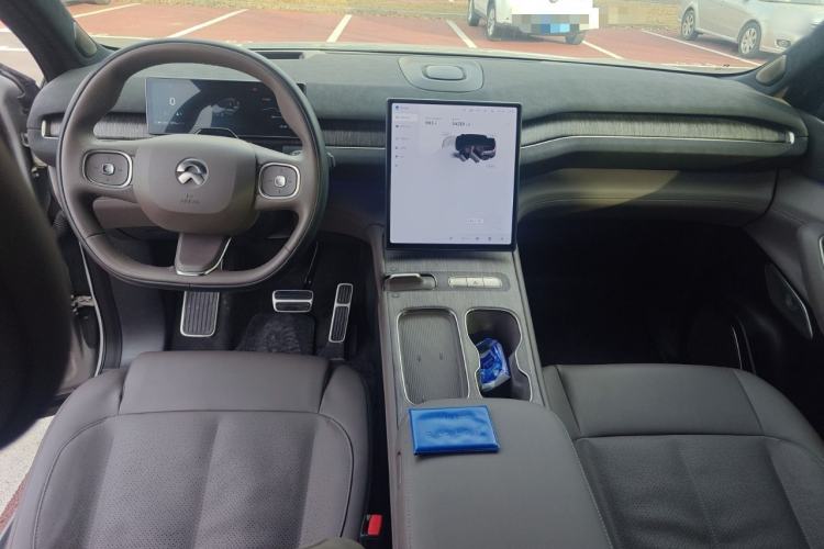 Used Nio ES7 2022 75 kWh Interior 2