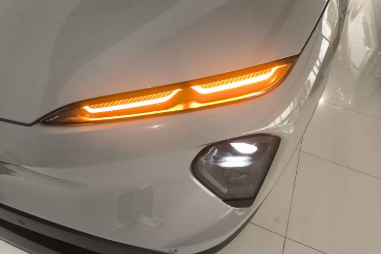 Used Nio ES7 2022 75 kWh Left Front Headlight