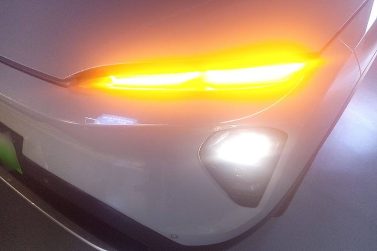 Used Nio ES7 2022 75 kWh Left Front Headlight