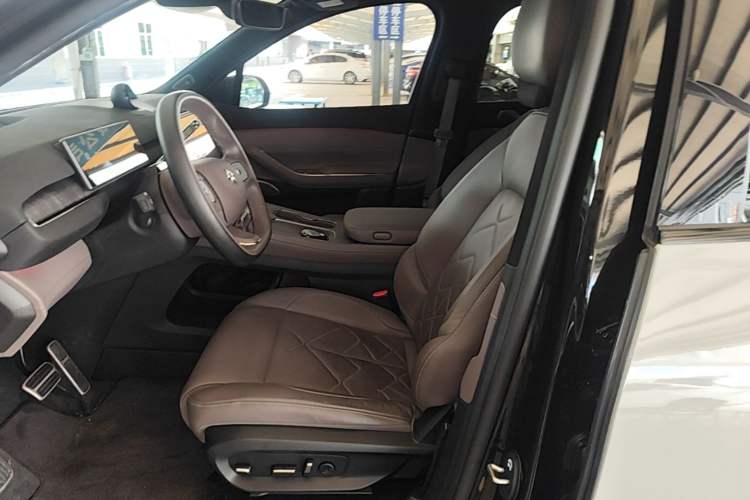 Used Nio ES7 2022 75 kWh Left Front Seat