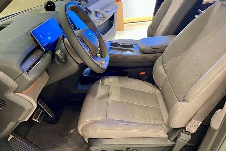 Used Nio ES7 2022 75 kWh Left Front Seat