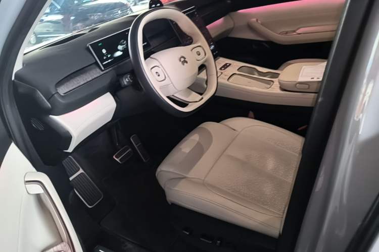 Used Nio ES7 2022 75 kWh Left Front Seat