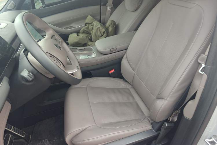 Used Nio ES7 2022 75 kWh Left Front Seat
