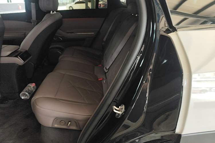 Used Nio ES7 2022 75 kWh Left Rear Seat