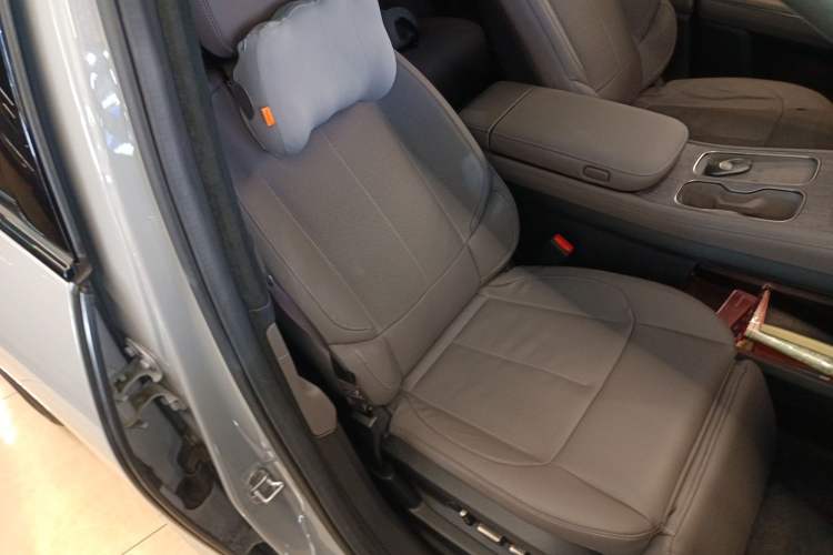 Used Nio ES7 2022 75 kWh Right Front Seat