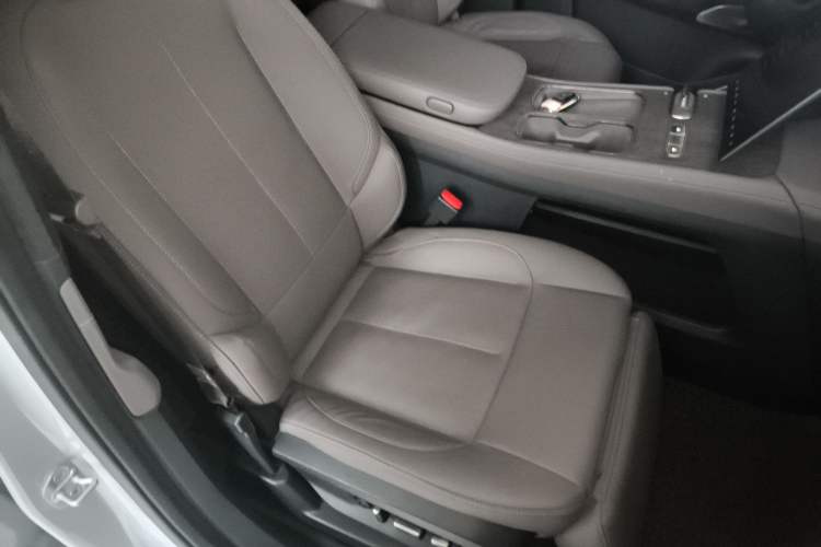 Used Nio ES7 2022 75 kWh Right Front Seat