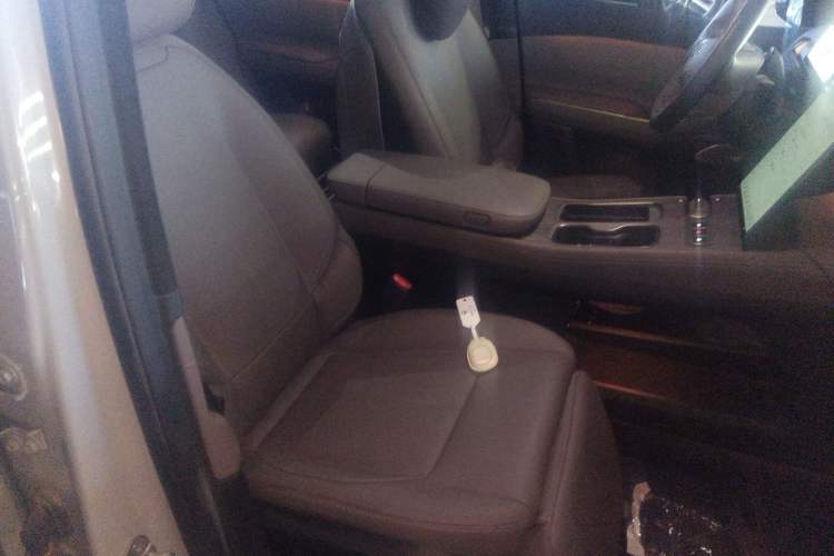 Used Nio ES7 2022 75 kWh Right Front Seat