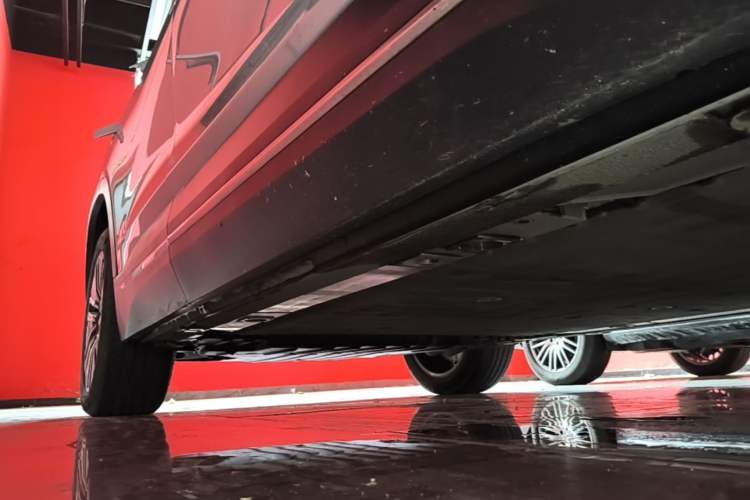 Used Nio ES7 2022 75 kWh Right Side Sill