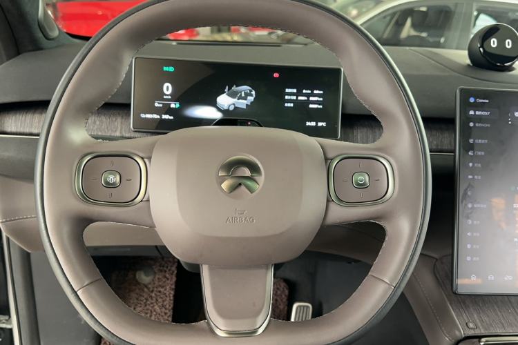 Used Nio ES7 2022 75 kWh Steering Wheel