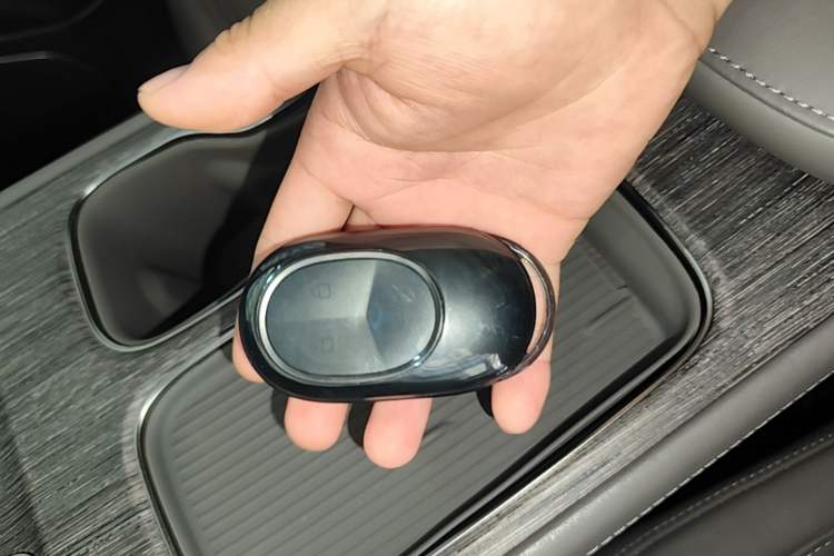 Used Nio ES7 2022 75 kWh Vehicle Key