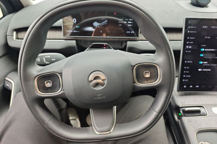 Used Nio ES7 2022 75 kWh Steering Wheel