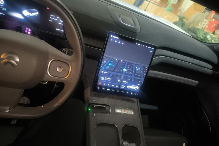 Used Nio ES7 2022 75 kWh Center Console