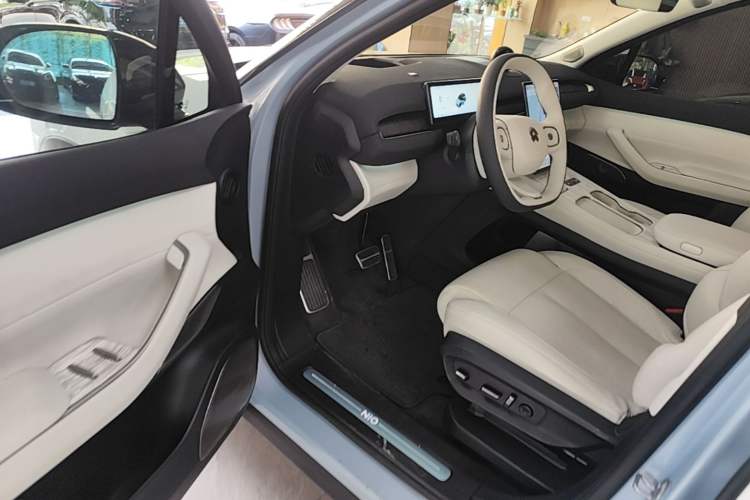 Used Nio ES7 2022 100 kWh Driver Seat